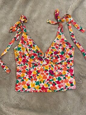 Lulu's Floral Tie-Shoulder Crop Top with Cutout